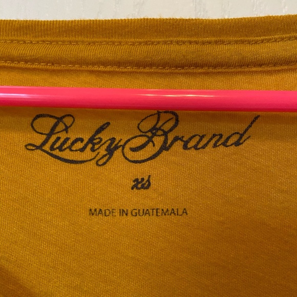 NWT Lucky Brand Elephant Graphic Tee - Picture 3 of 4